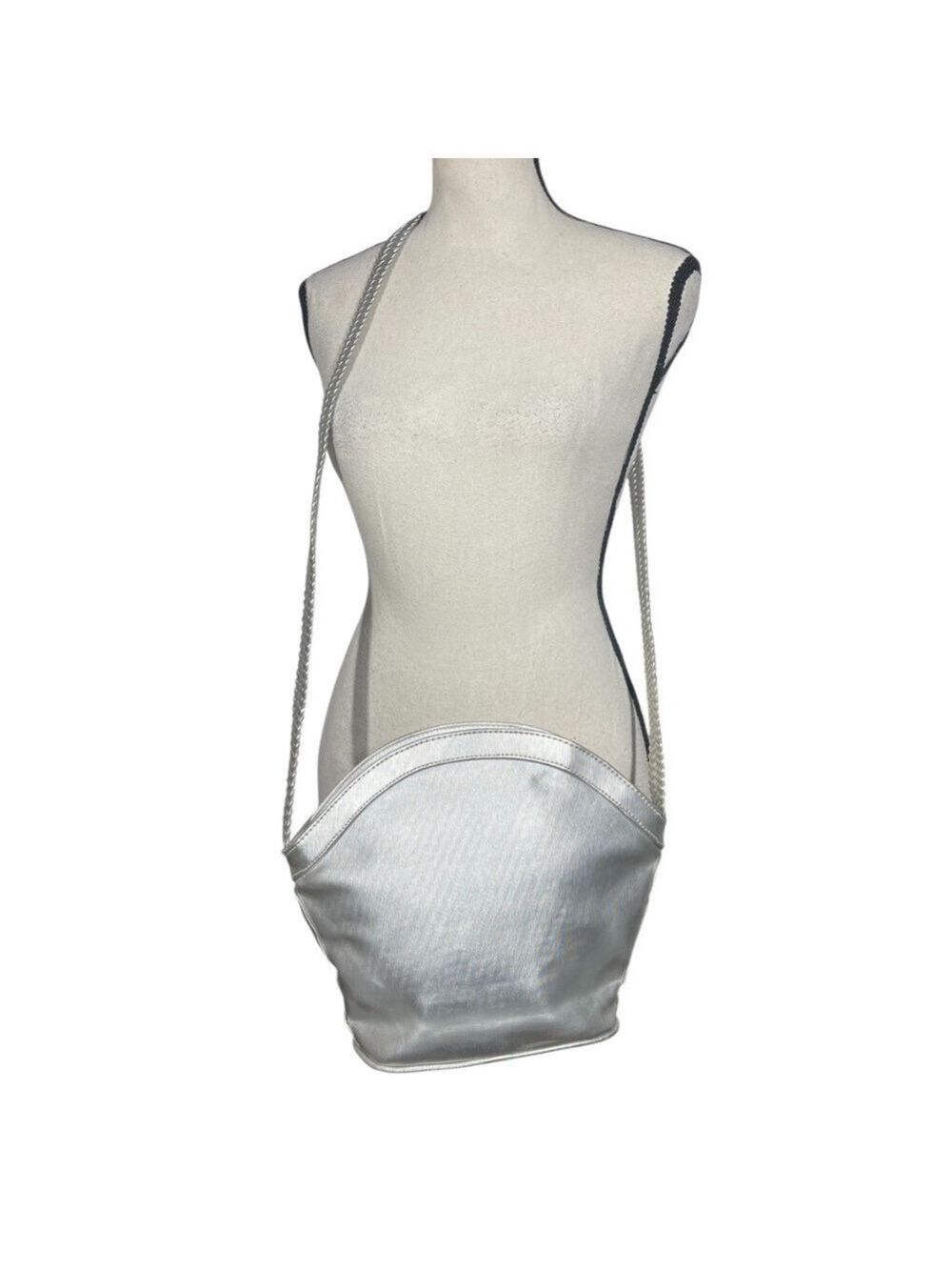 Tianni Metallic Silver Vintage Crossbody Bag - Picture 4 of 5